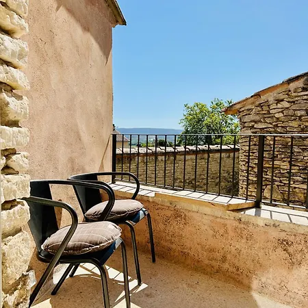 Maison *