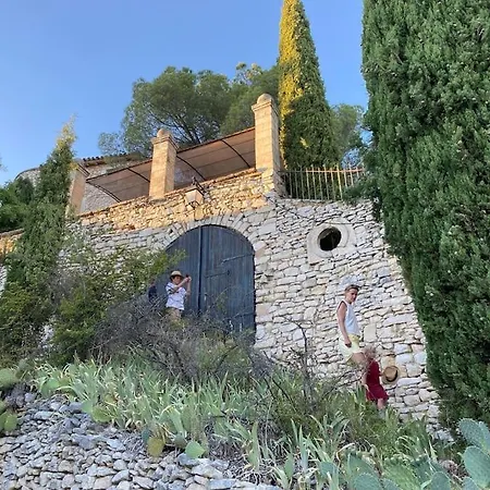 Maison *