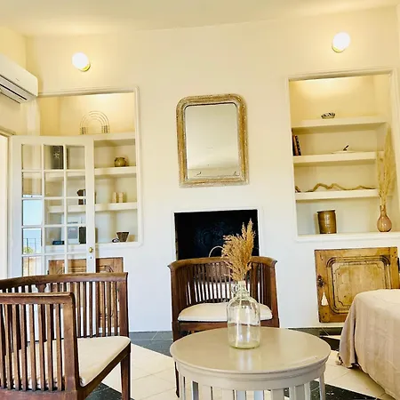 Maison Holiday home *